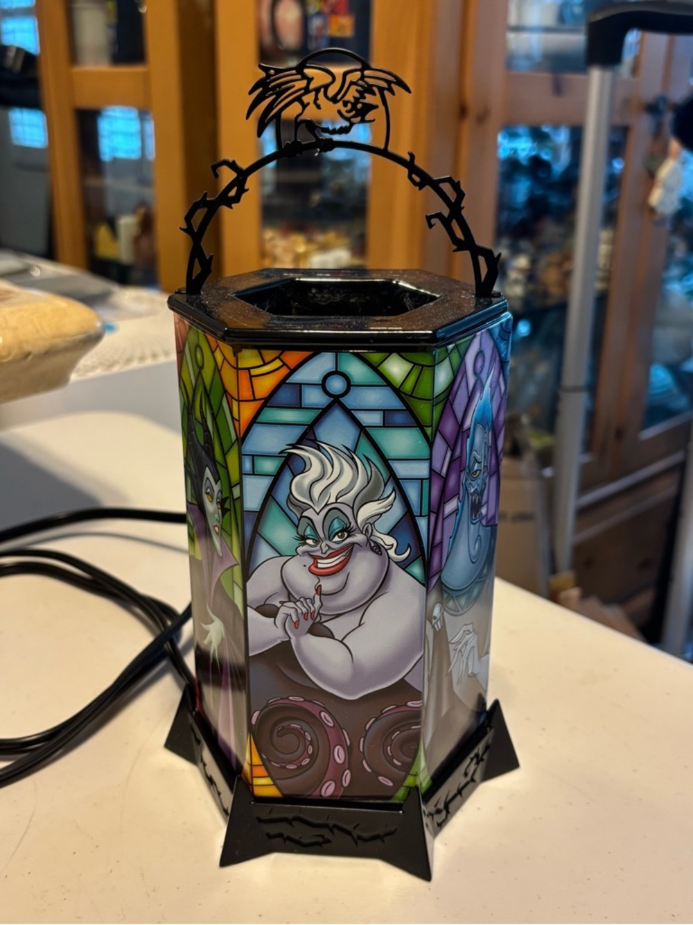 Disney scentsy  Villains Stained Glass Style Lamp - Ursula Accent Light - Picture 5 of 14